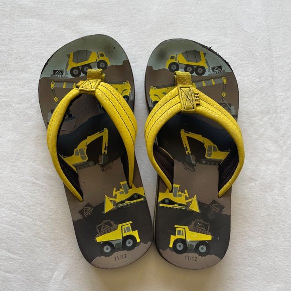 Reef Construction Truck Flip Flop Sandals size 11/12 - Picture 2 of 8